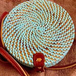 Round rattan crossbody bag